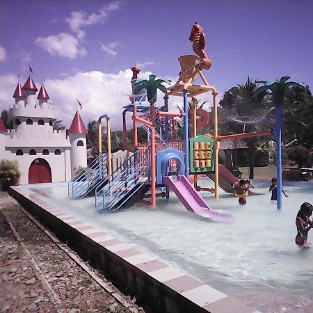 Gazebo Pools And Restaurant Hotel Cabadbaran Екстериор снимка