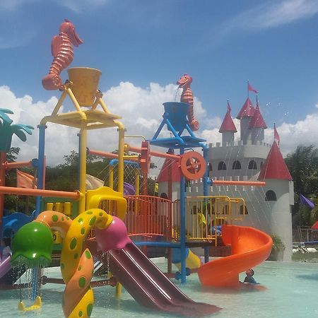 Gazebo Pools And Restaurant Hotel Cabadbaran Екстериор снимка