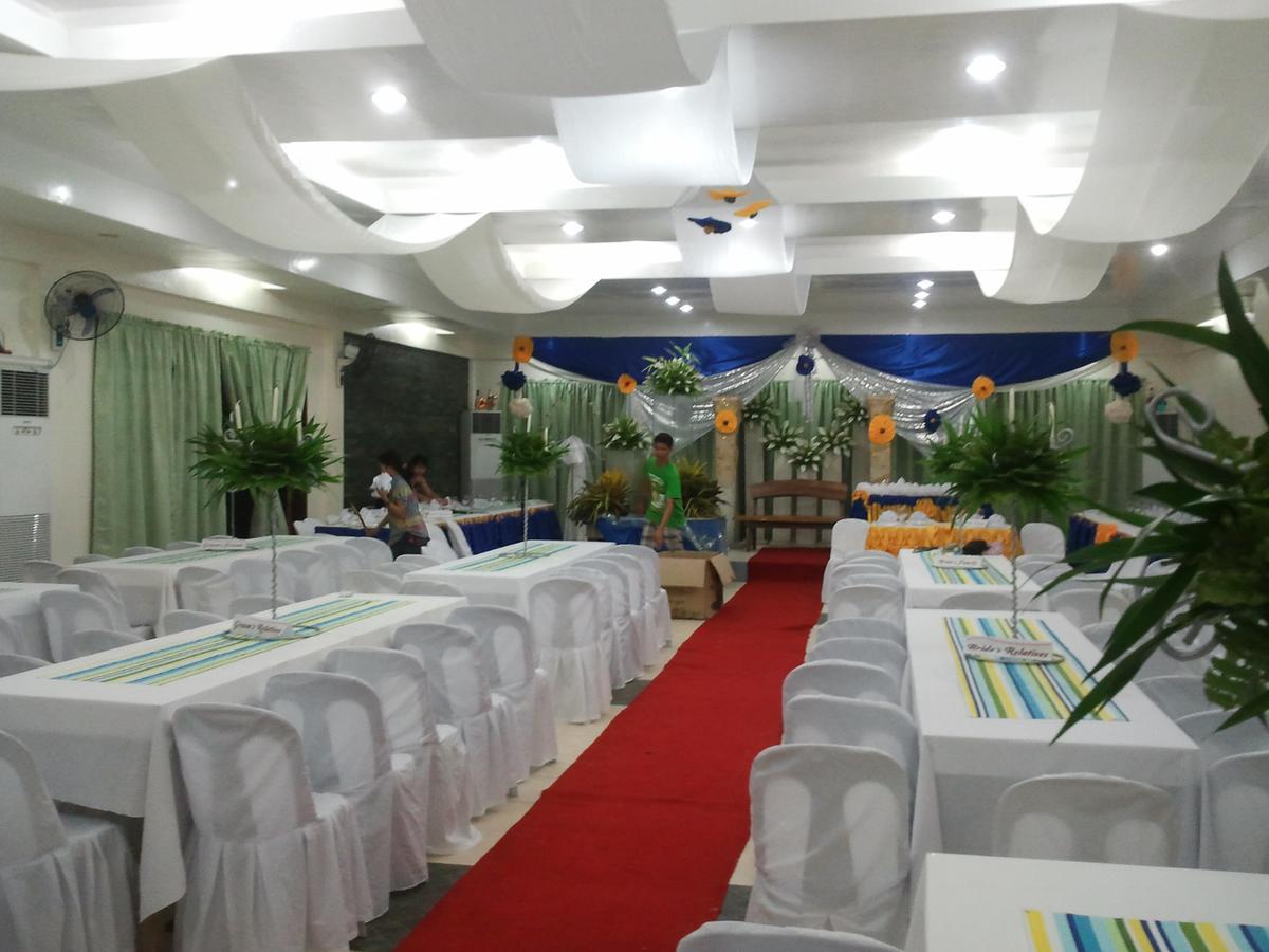 Gazebo Pools And Restaurant Hotel Cabadbaran Екстериор снимка