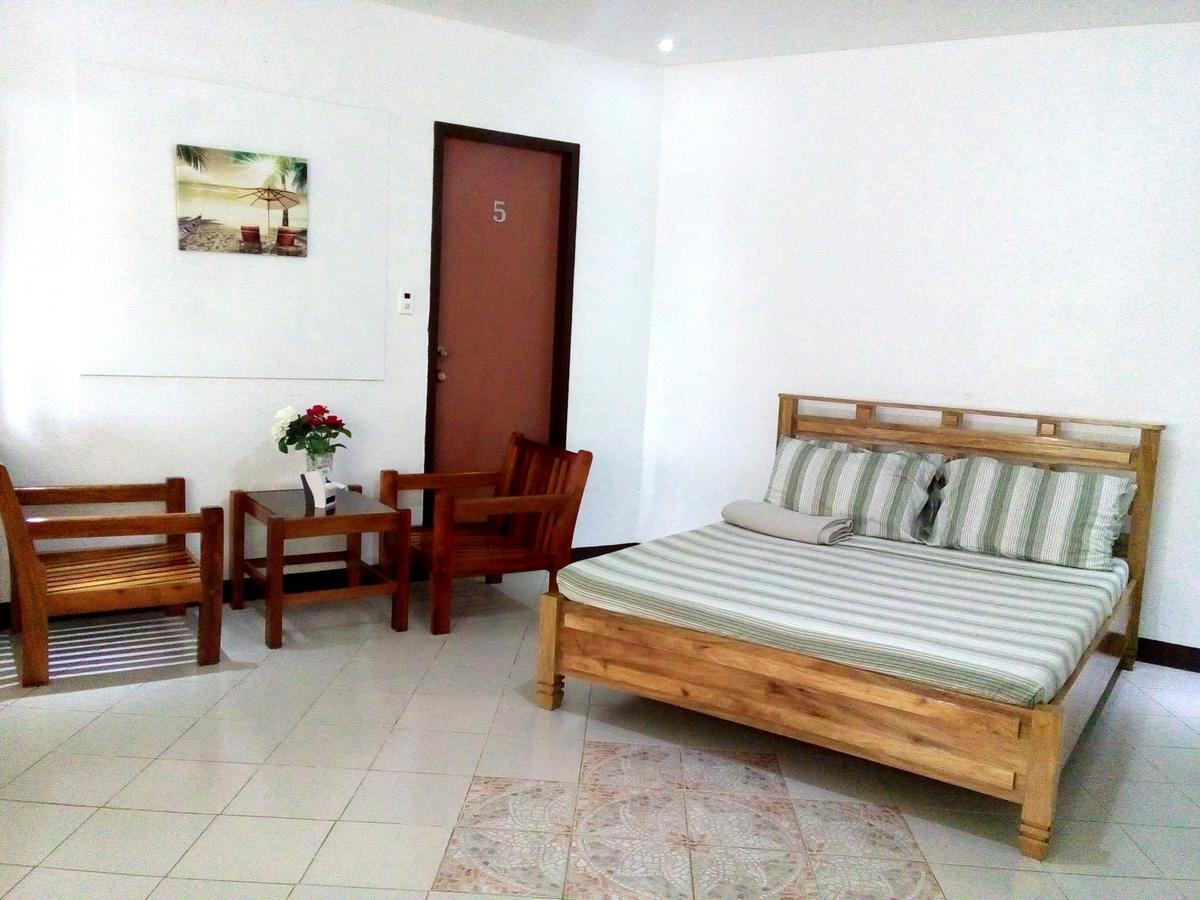 Gazebo Pools And Restaurant Hotel Cabadbaran Екстериор снимка