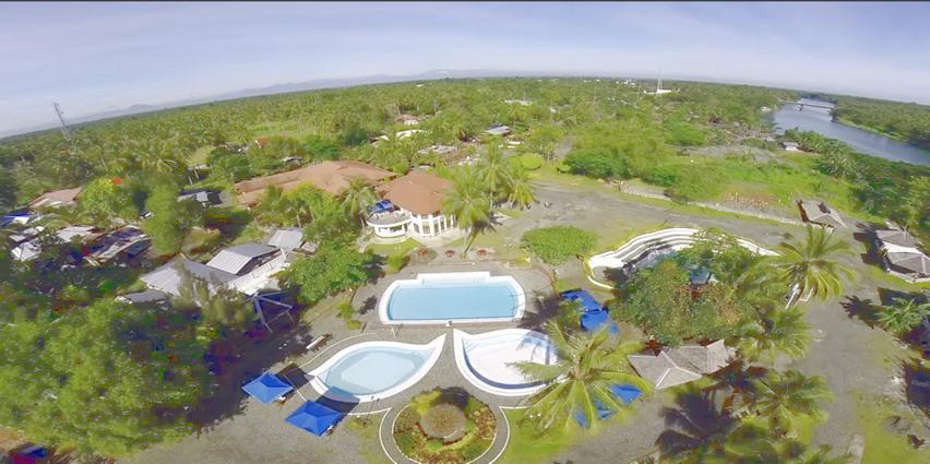 Gazebo Pools And Restaurant Hotel Cabadbaran Екстериор снимка
