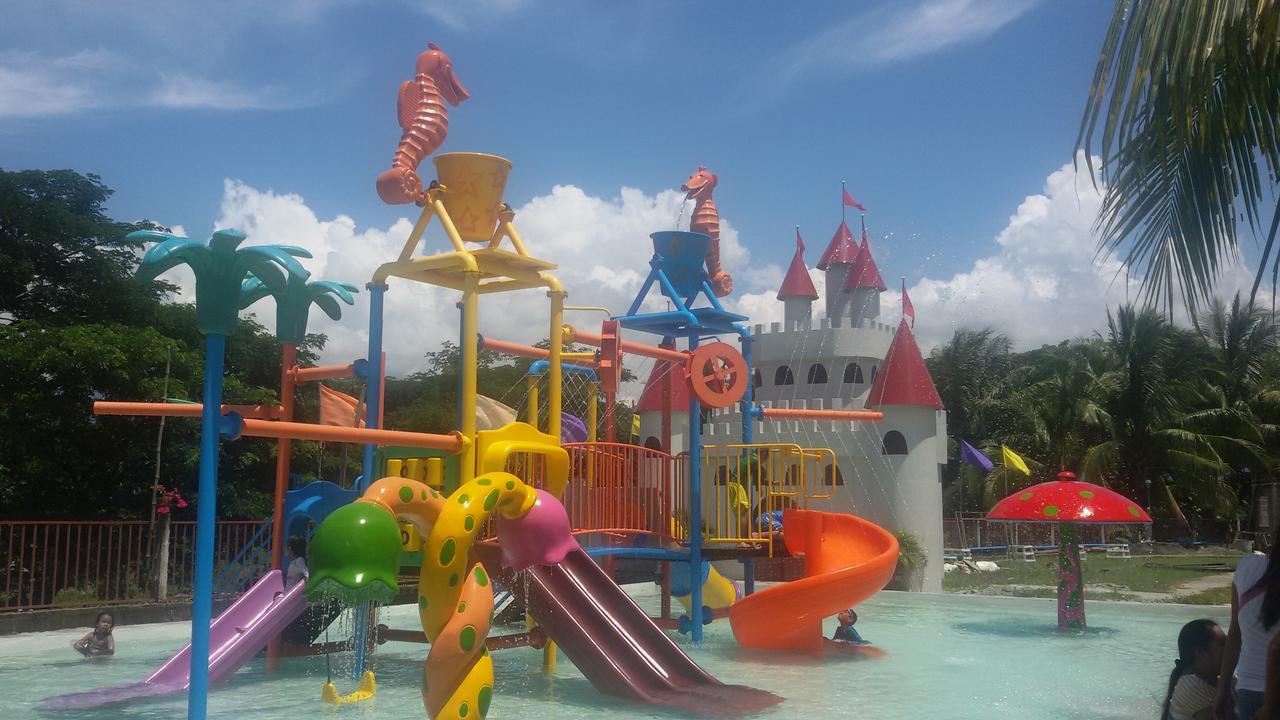 Gazebo Pools And Restaurant Hotel Cabadbaran Екстериор снимка